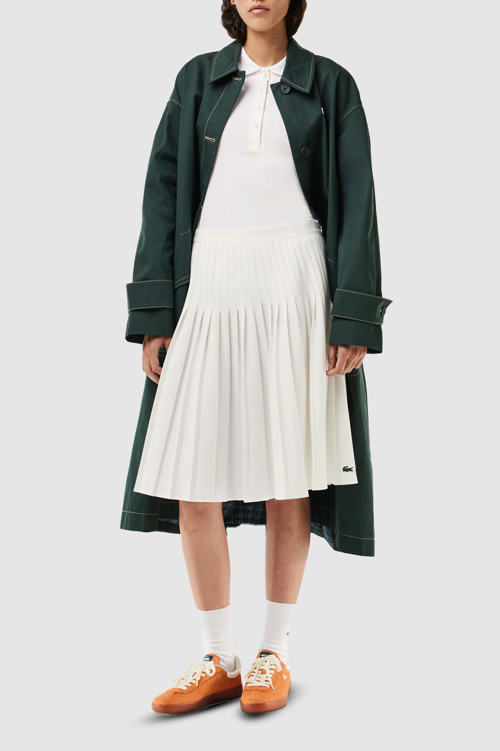 תמונת כל הלוק של חצאית קפלים